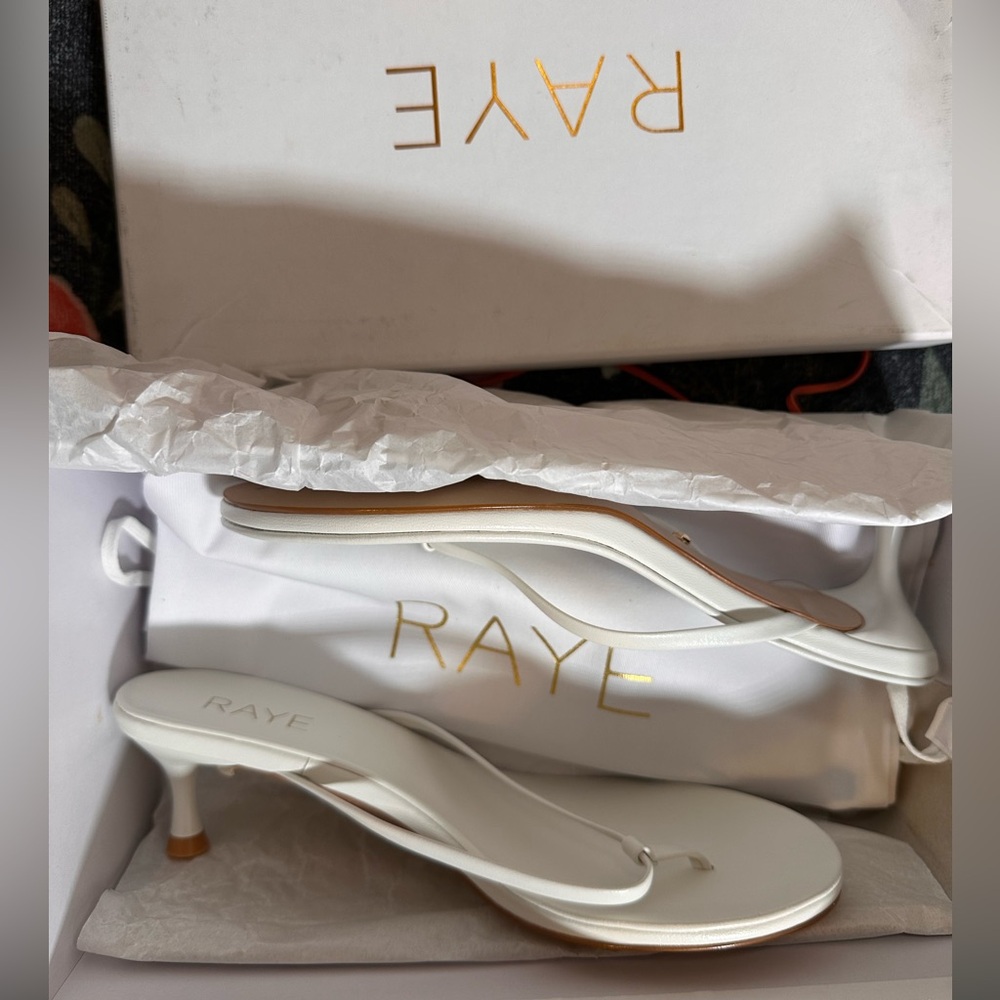 Like new RAYE Kimme Sandal in Ivory white leather kitten heel bride reception - Picture 4 of 10